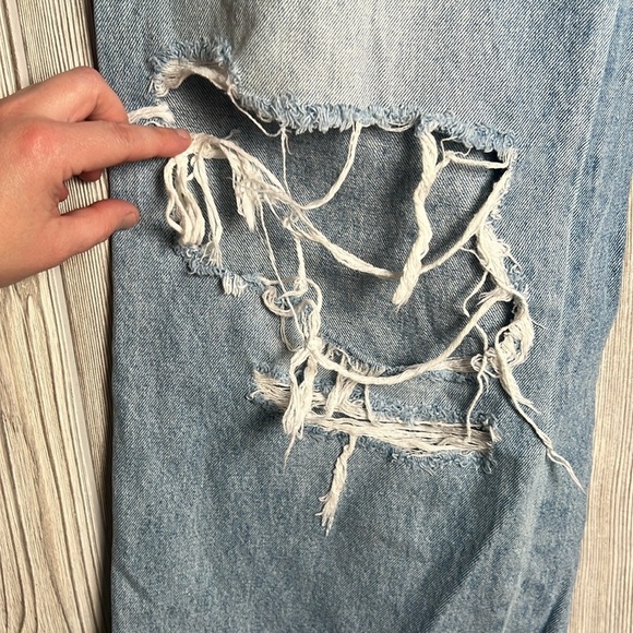Women’s Flying Monkey High Rise Wide Leg Light wash Distressed Jeans Size 30 - Picture 2 of 7
